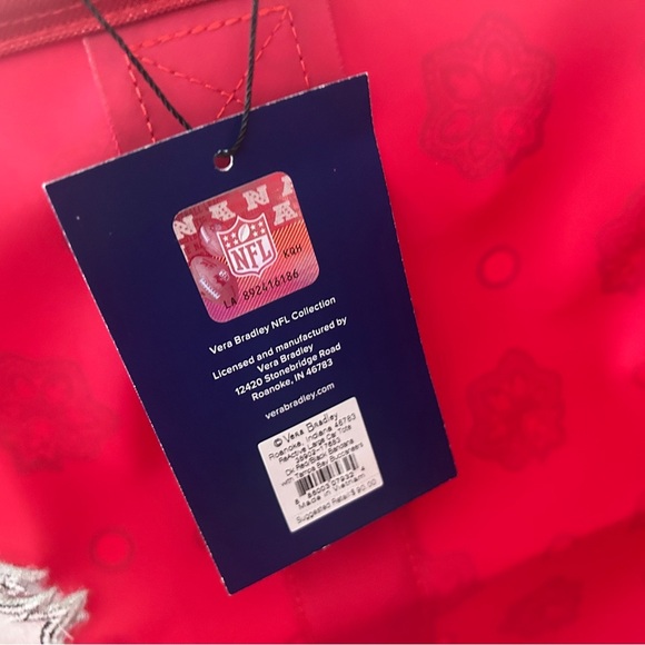 Vera Bradley NFL Tampa Bay Buccaneers Large Tote Bag – Rare Red Print- NWT - Picture 6 of 16